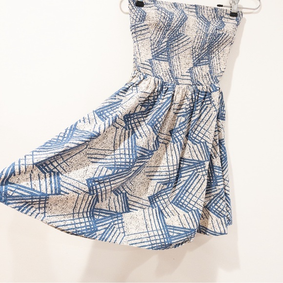 Anthropologie Ecoté Smocked Strapless Abstract Print Dress Size Small - Picture 4 of 7
